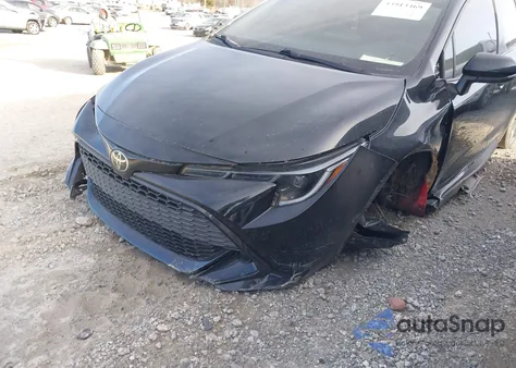 2021 Toyota Corolla Se Nightshade Edition z USA, uszkodzony, nr VIN JTND4MBE0M3118605